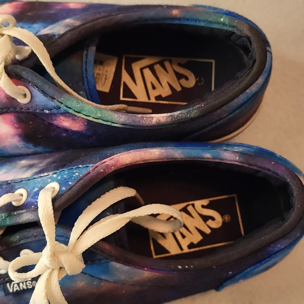 Cosmic Vans - Picture 8 of 9